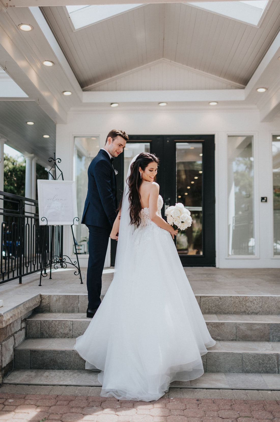 The Gate House wedding flowers – bride and groom in Niagara-on-the-Lake