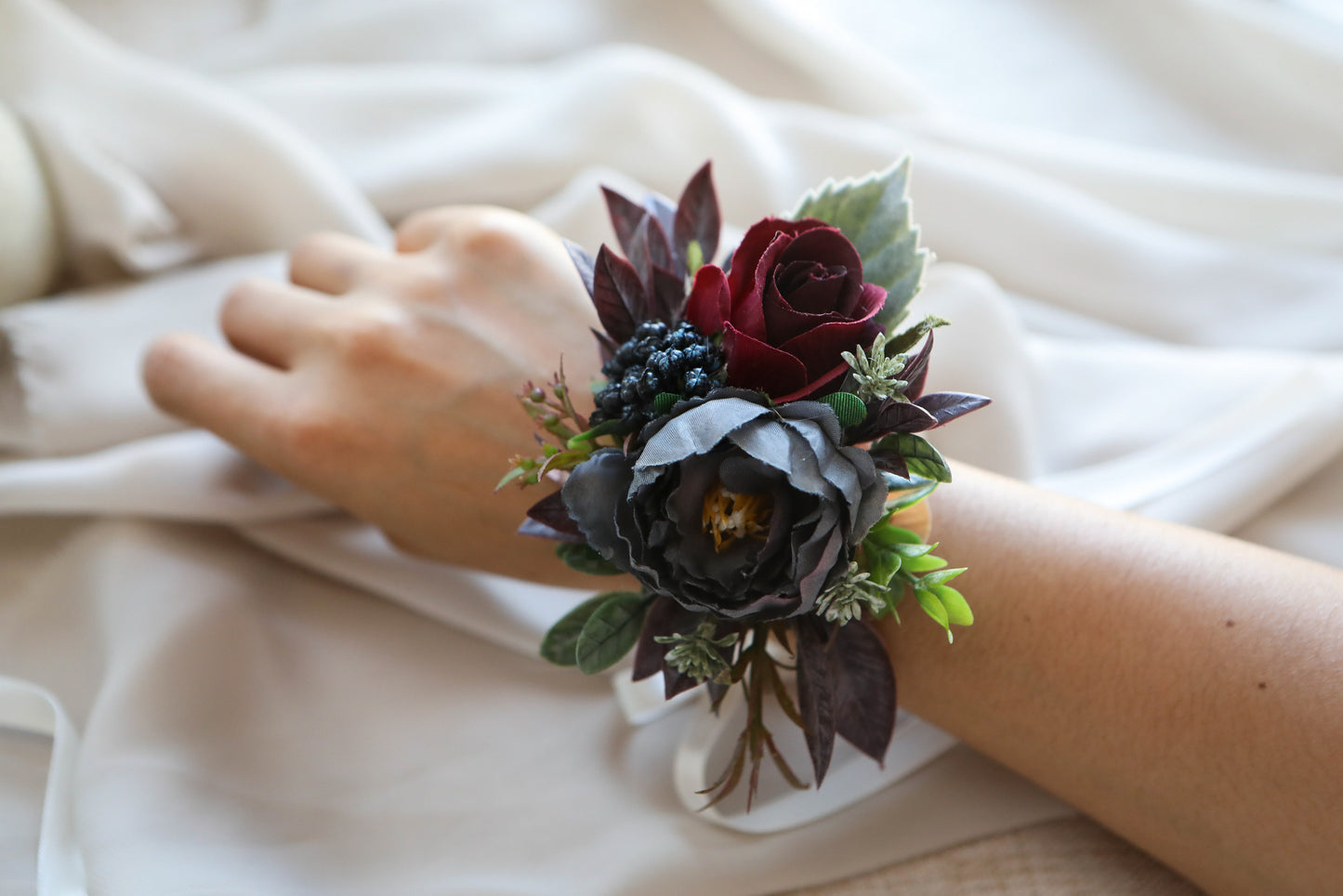 Burgundy & Ivory Gray Bouquet