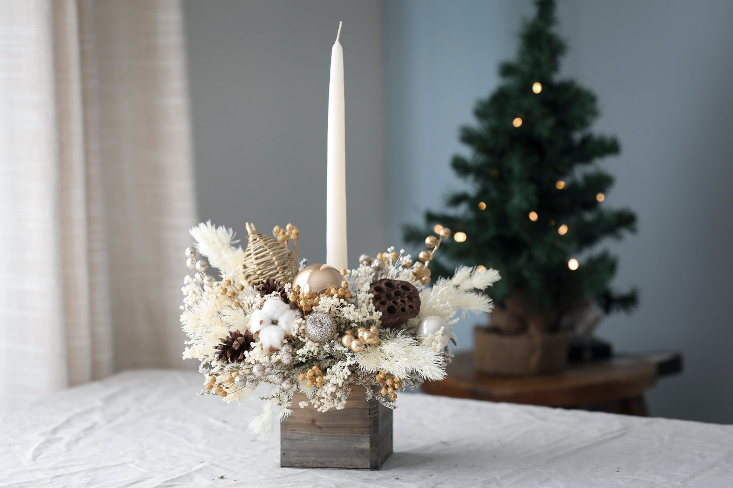 White & Gold Candle Centerpiece