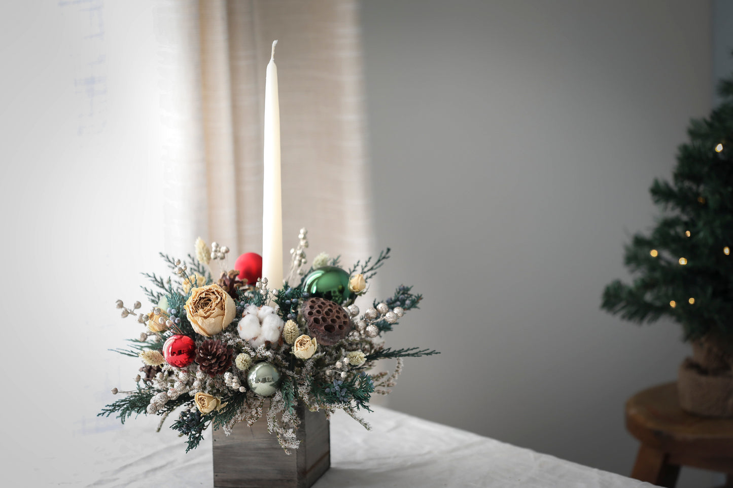 Dried Flowers & Ornaments Candle Centerpiece