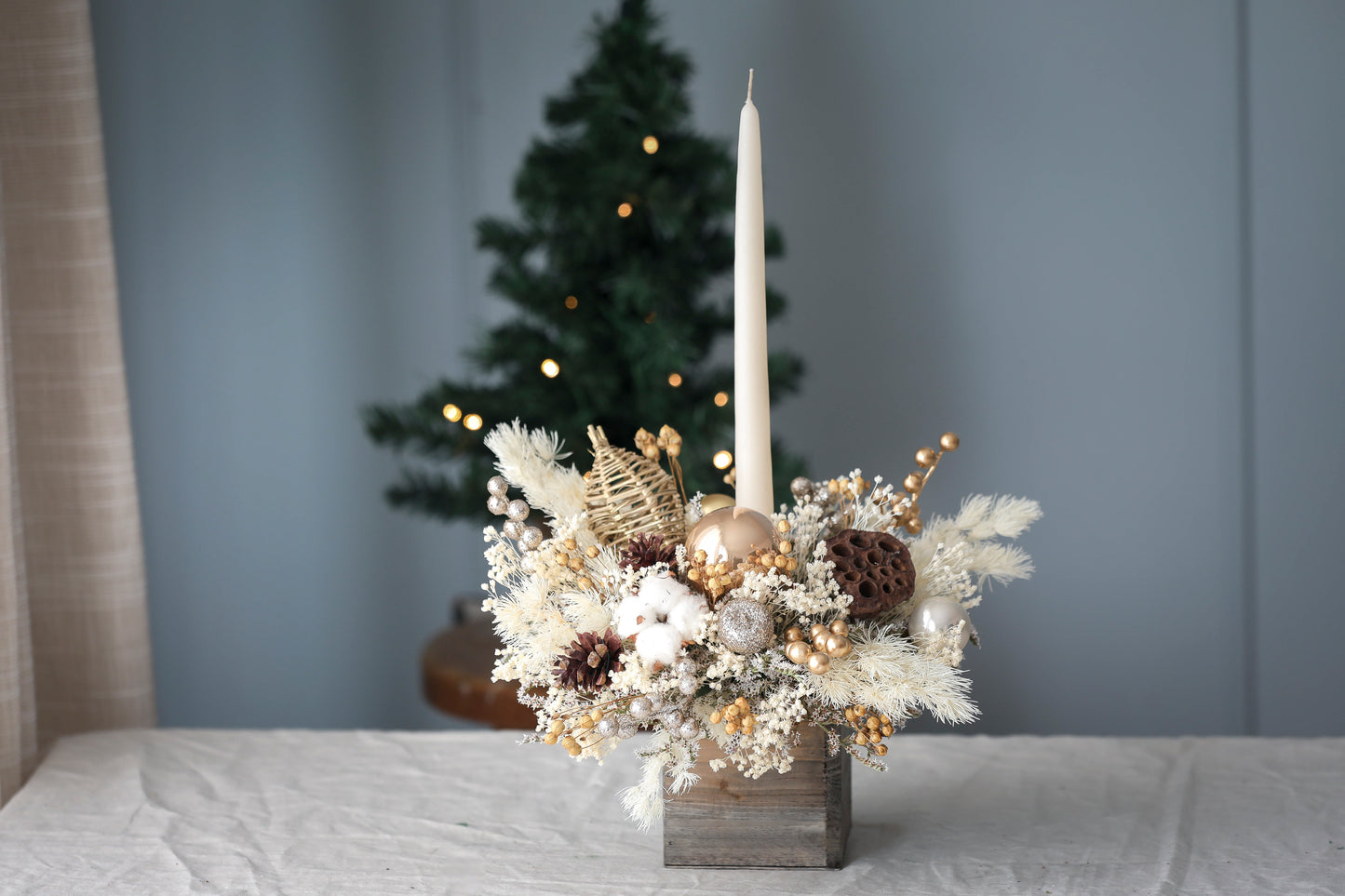 White & Gold Candle Centerpiece